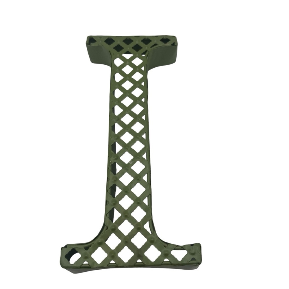 WALL DECOR LETTER “I”